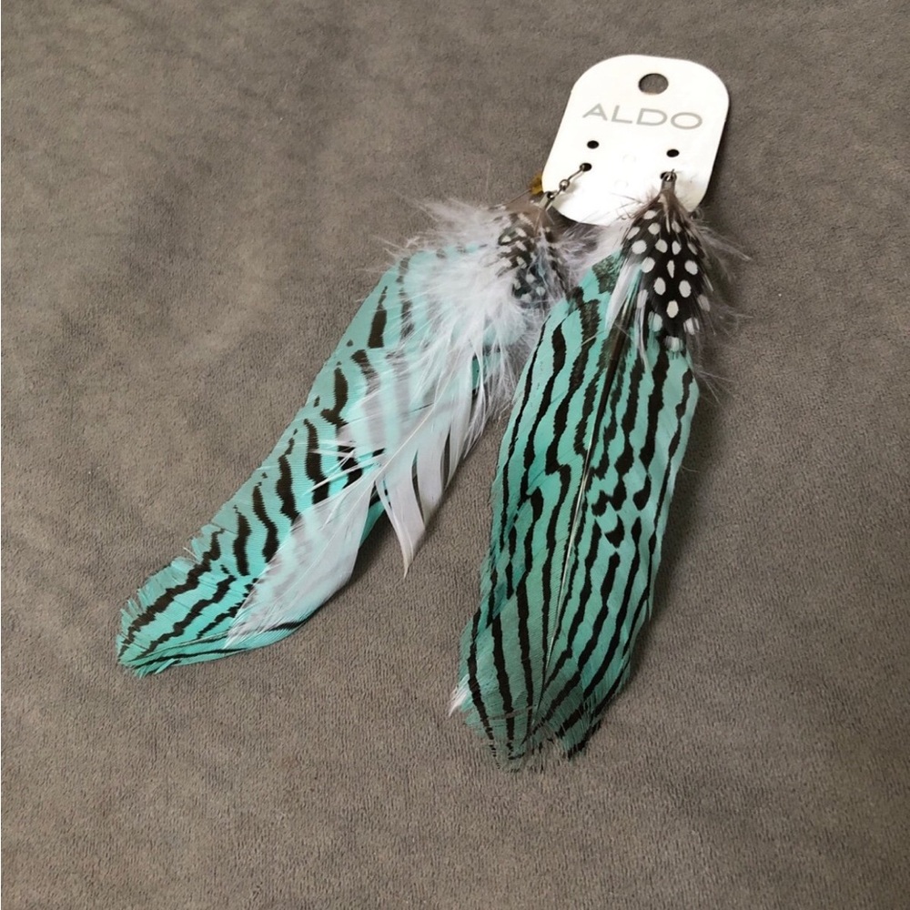Vintage Aldo Feather Earrings brand new